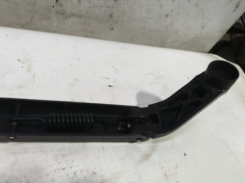 Поводок стеклоочистителя Toyota Corolla 2008 E150