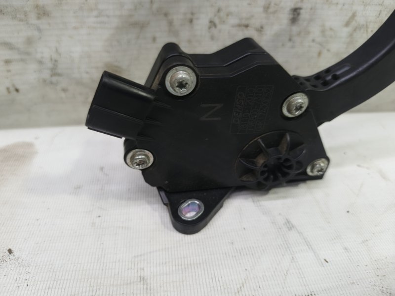 Педаль газа Toyota Corolla 2008 E150