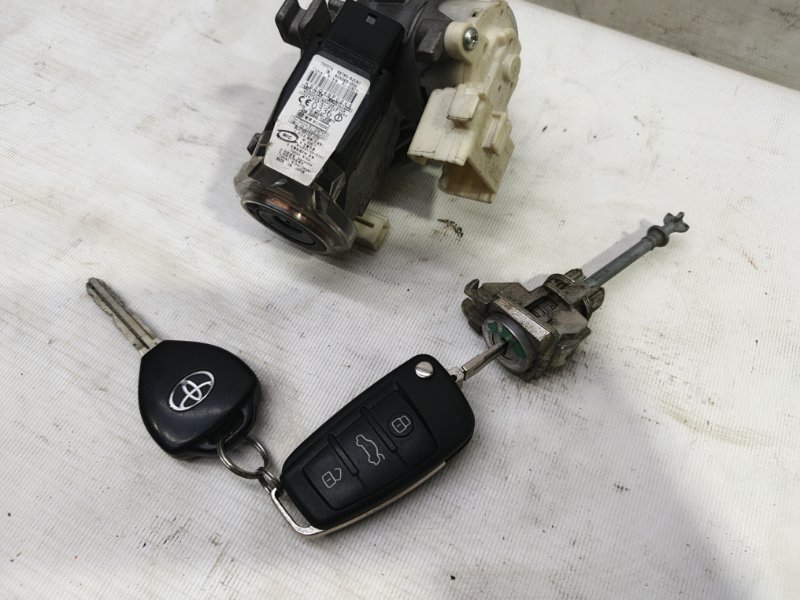 Замок зажигания Toyota Corolla 2008 E150