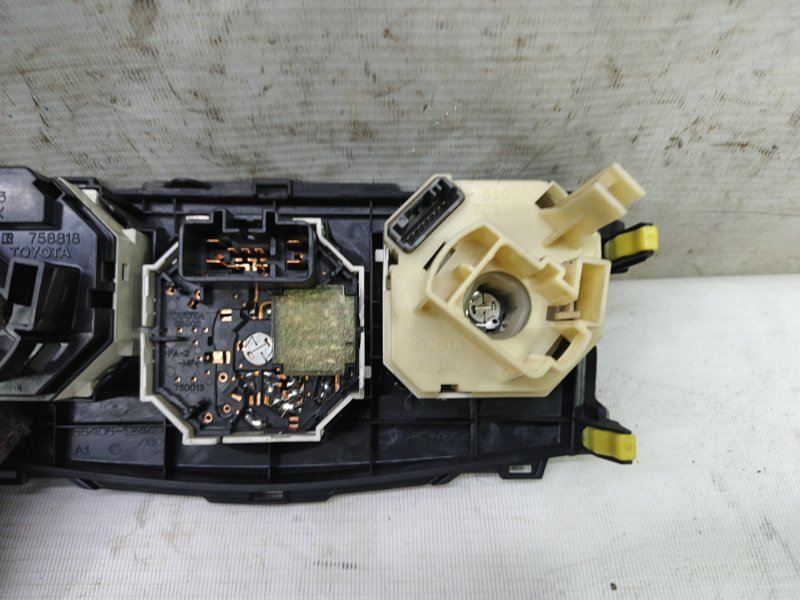 Блок управления климат-контролем Toyota Corolla 2008 E150