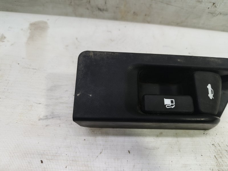 Ручка открывания лючка бензобака Toyota Corolla 2008 E150