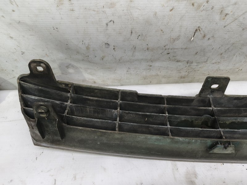 Решетка радиатора TOYOTA Corolla Levin 1993