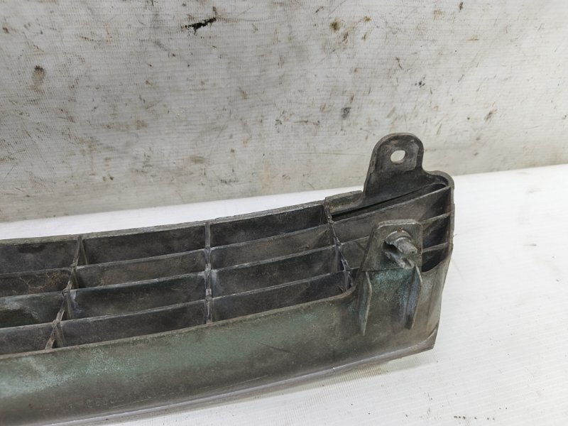 Решетка радиатора TOYOTA Corolla Levin 1993