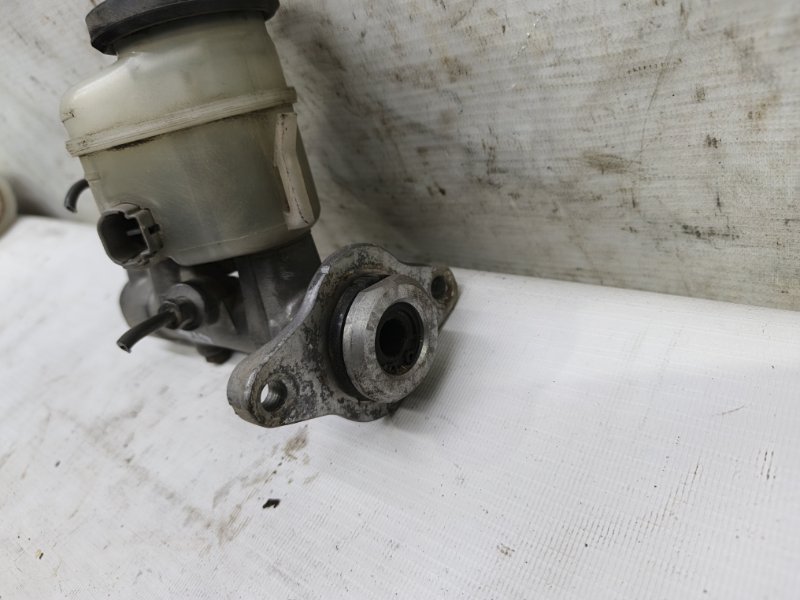 Главный тормозной цилиндр TOYOTA Corolla Levin 1993