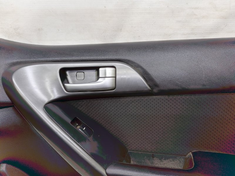 Обшивка двери Kia Cerato 2010 TD