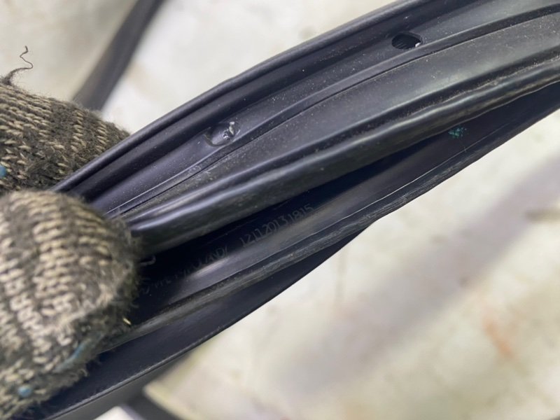 Уплотнитель кузова Mercedes CLA - Class 2015 CLA 180