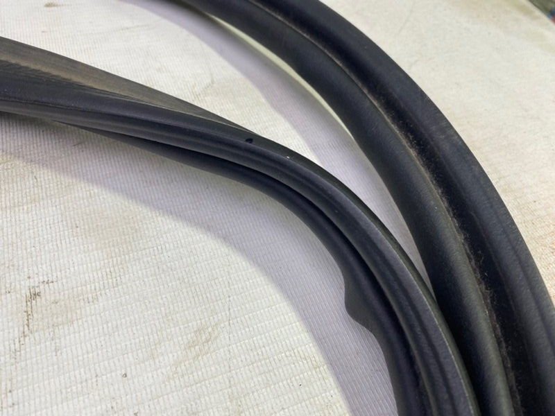 Уплотнитель багажника Mercedes CLA - Class 2015 CLA 180