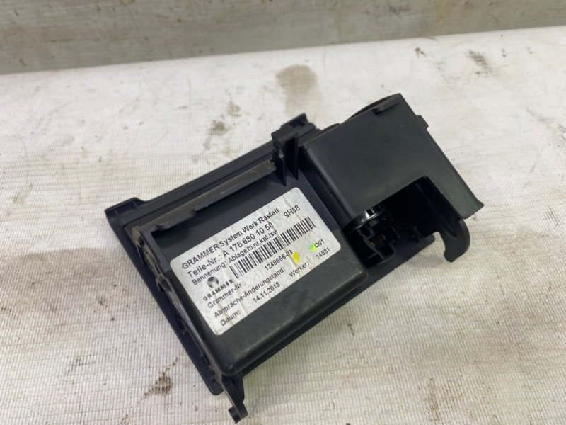 Пепельница Mercedes CLA - Class 2015 CLA 180