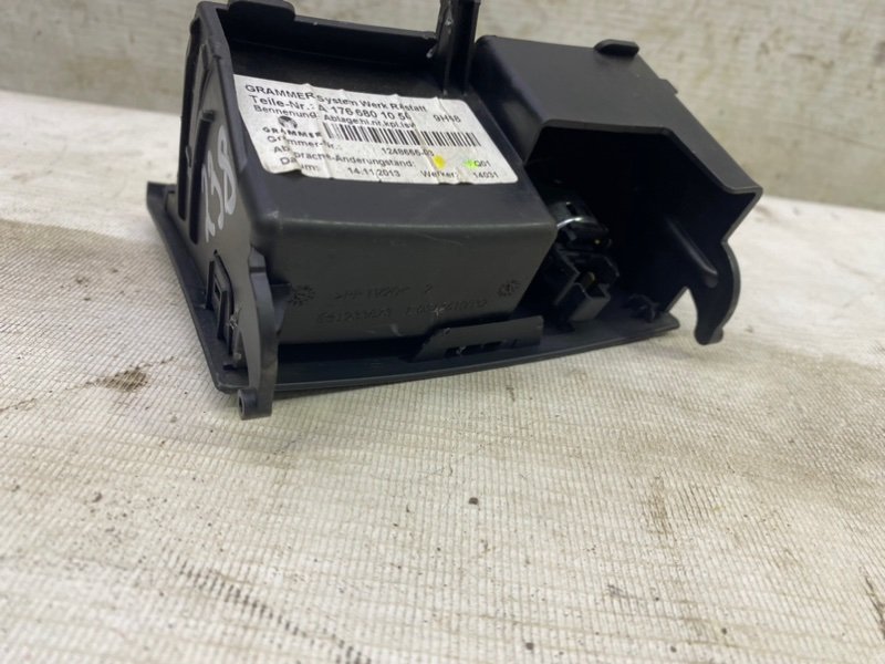 Пепельница Mercedes CLA - Class 2015 CLA 180