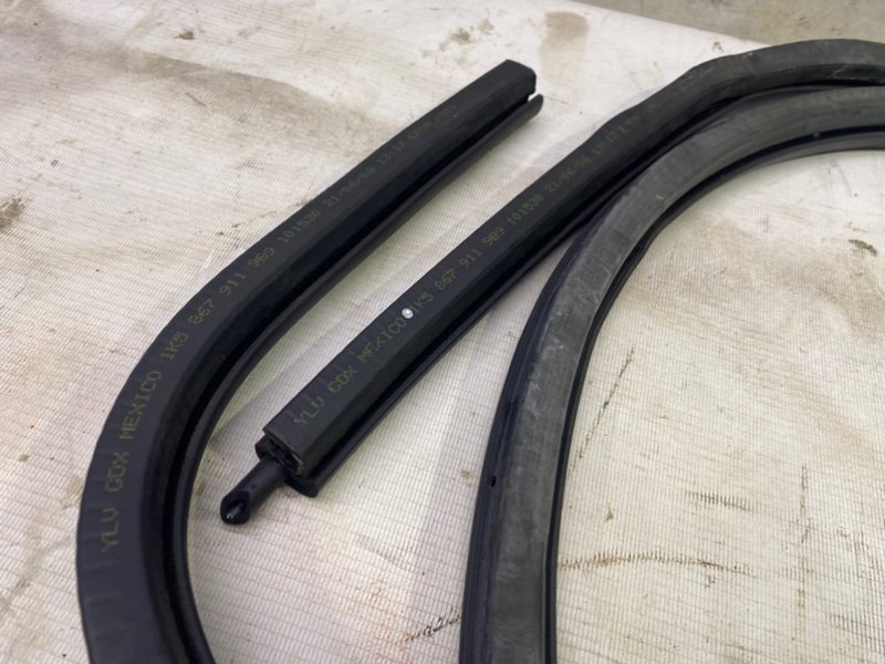 Уплотнитель кузова Volkswagen Jetta 2008