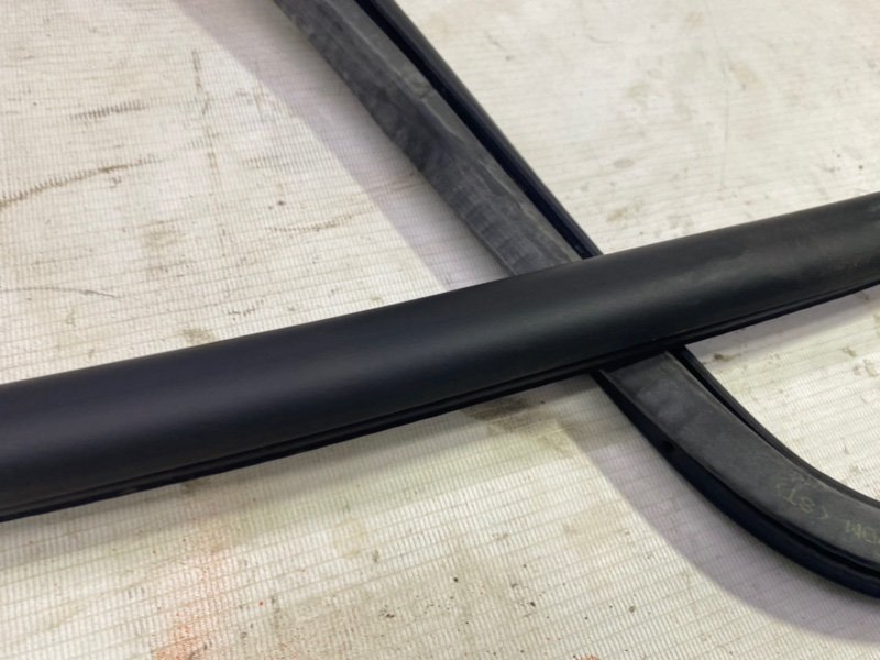 Уплотнитель кузова Volkswagen Jetta 2008