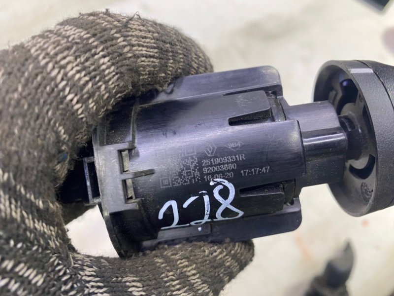 Трос капота Renault Logan 2020 L8