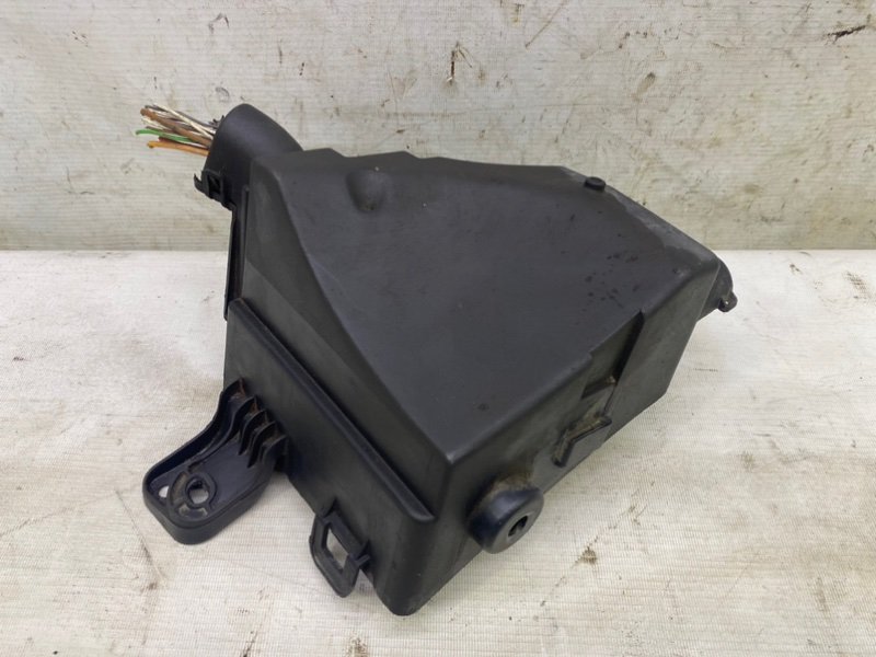 Блок предохранителей Nissan Almera 2014 G15