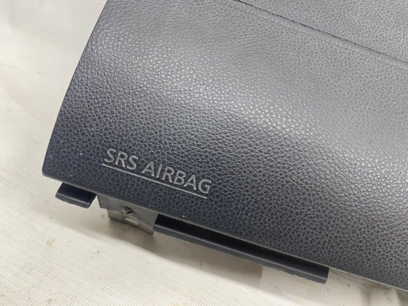 Накладка торпеды Nissan Tiida 2007