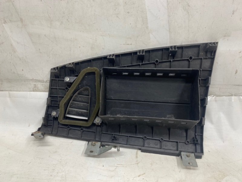 Накладка торпеды Nissan Tiida 2007