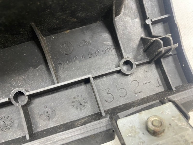 Накладка торпеды Nissan Tiida 2007