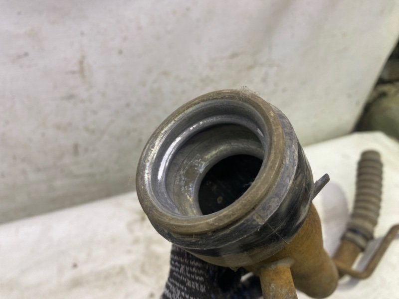 Горловина топливного бака TOYOTA Corolla Levin 1993