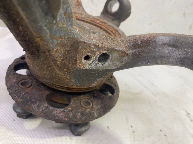 Кулак поворотный Mercedes CLA - Class 2015 CLA 180