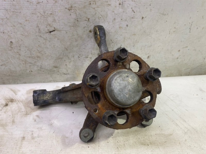 Кулак поворотный Mercedes CLA - Class 2015 CLA 180