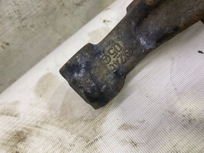 Кулак поворотный Mercedes CLA - Class 2015 CLA 180