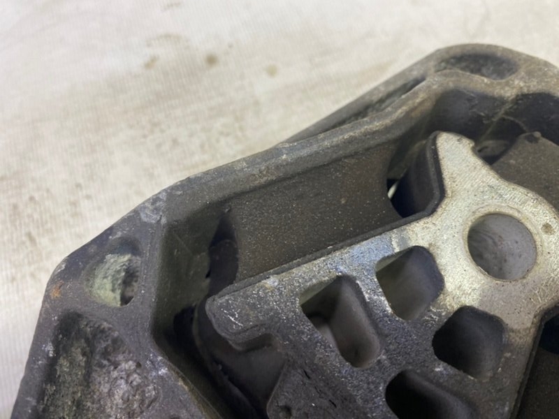 Подушка двигателя Mercedes CLA - Class 2015 CLA 180