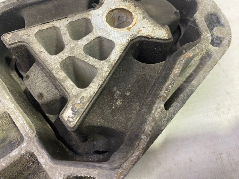 Подушка двигателя Mercedes CLA - Class 2015 CLA 180