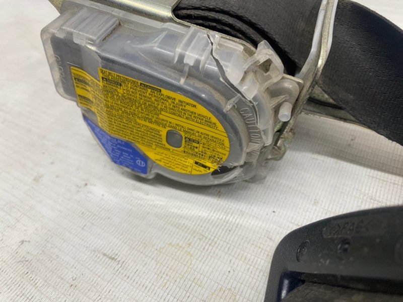 Ремень безопасности Mitsubishi Lancer 10