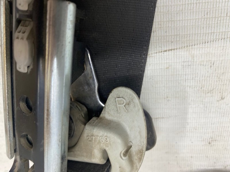 Ремень безопасности Mitsubishi Lancer 10