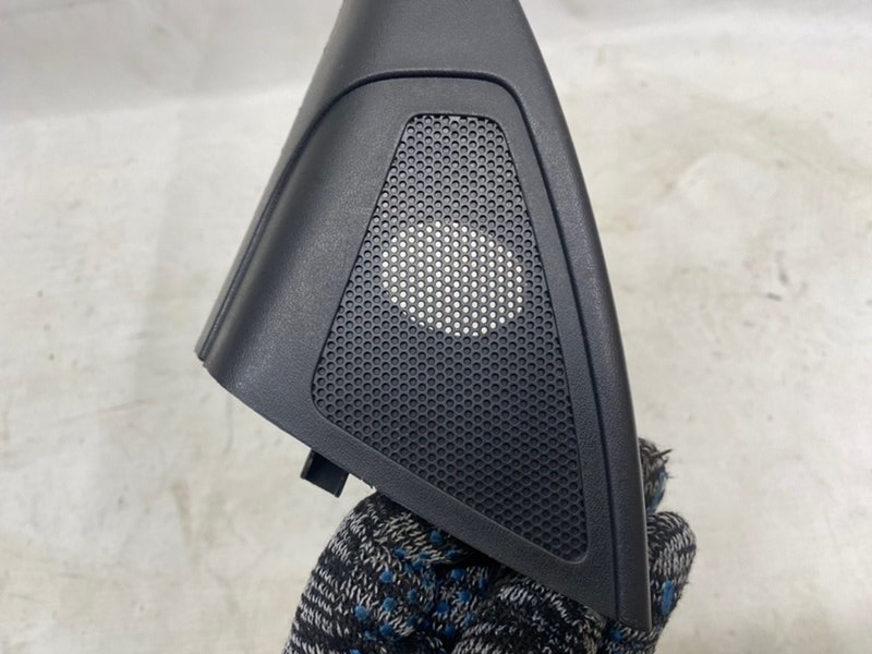 Уголок двери (внутренний) lada vesta 2022