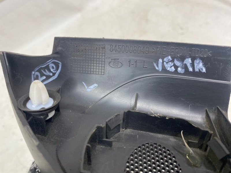 Уголок двери (внутренний) lada vesta 2022