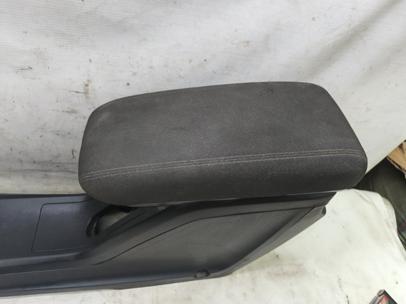 Подлокотник Lada Vesta 2020