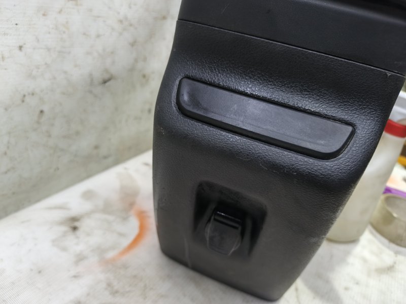 Подлокотник Lada Vesta 2020