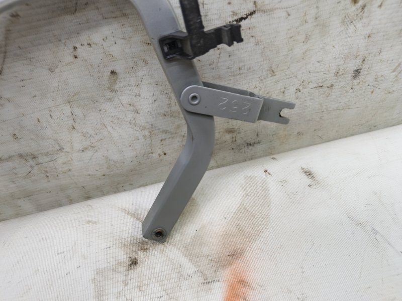 Петля багажника Toyota Corolla 2008 E150