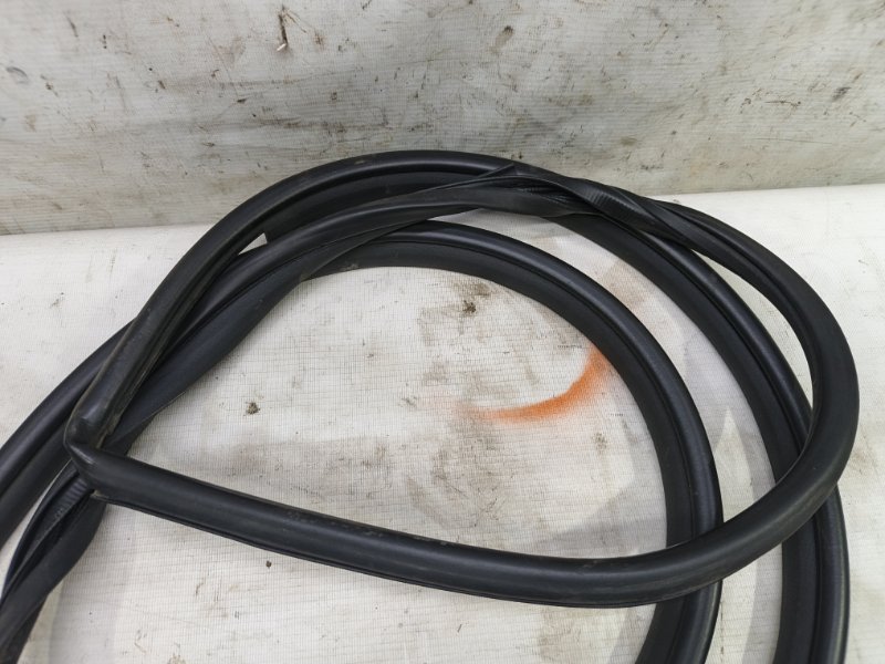 Уплотнитель кузова Toyota Corolla 2008 E150