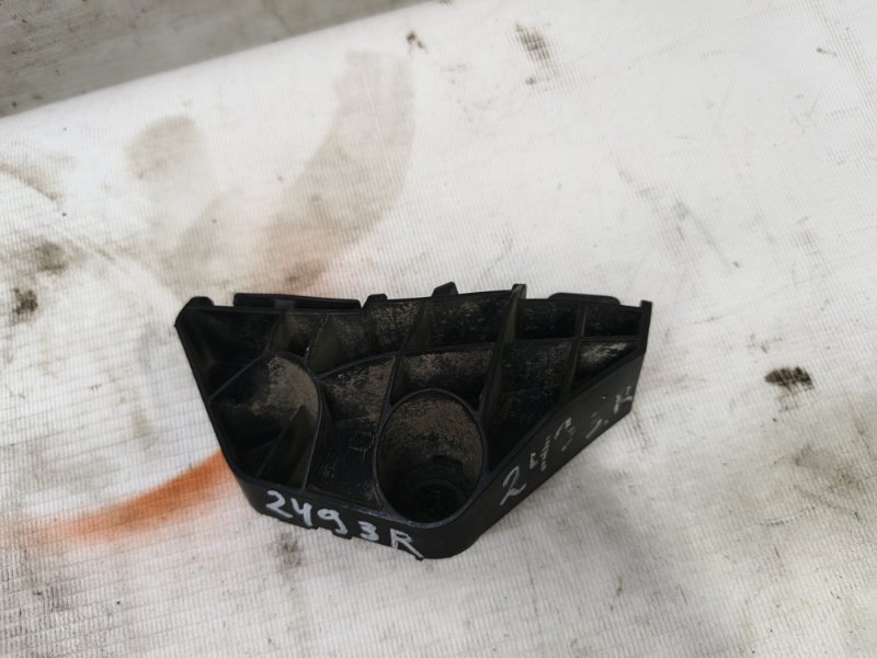 Кронштейн бампера Toyota Corolla 2008 E150