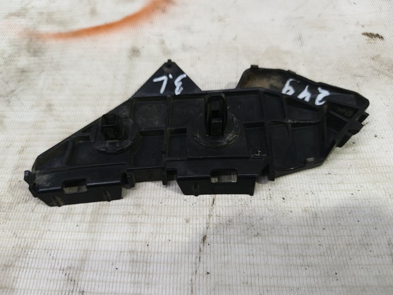 Кронштейн бампера Toyota Corolla 2008 E150