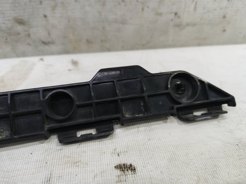 Кронштейн бампера Toyota Corolla 2008 E150