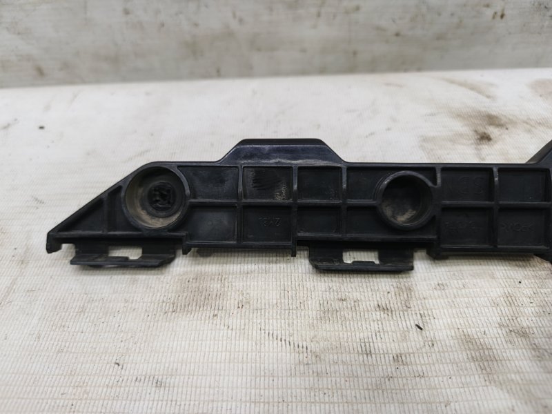 Кронштейн бампера Toyota Corolla 2008 E150