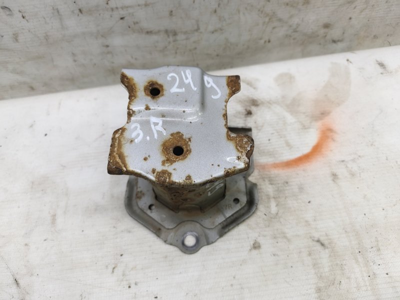 Кронштейн усилителя бампера Toyota Corolla 2008 E150