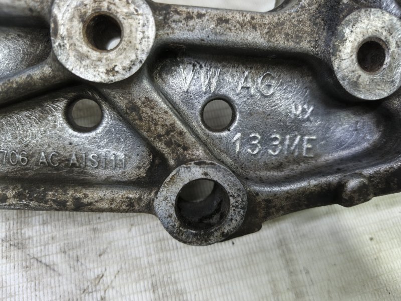 Крепление рычага подвески Volkswagen Jetta 2008