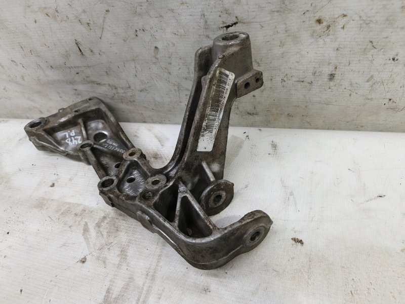 Крепление рычага подвески Volkswagen Jetta 2008