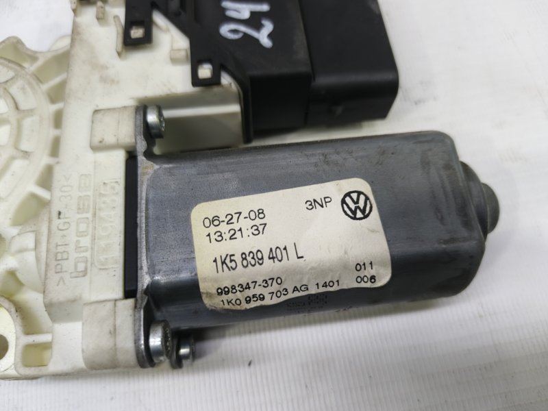 Моторчик стеклоподъемника Volkswagen Jetta 2008