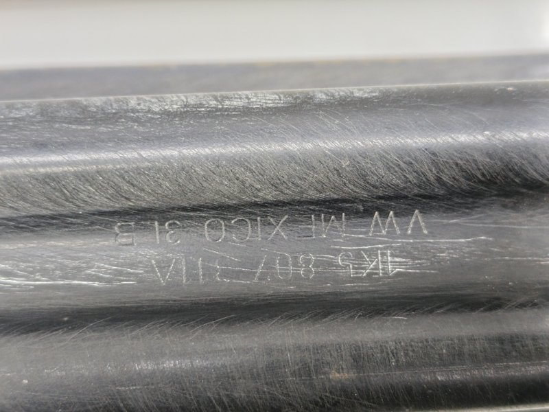 Усилитель бампера Volkswagen Jetta 2008