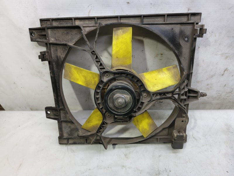 Диффузор Nissan Primera 1990