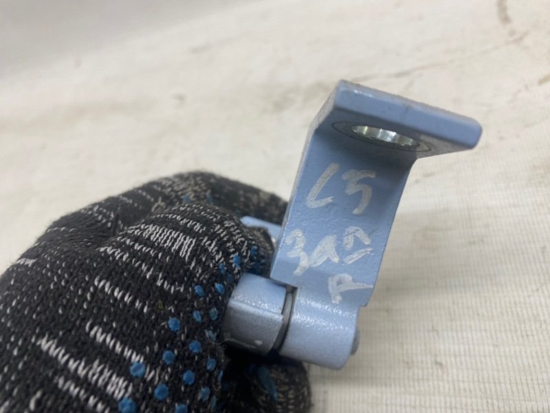 Петля двери Omoda C5 2023