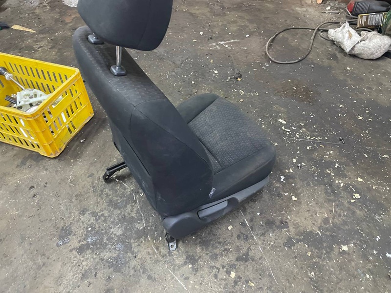 Сиденье Toyota Corolla 2008 E150