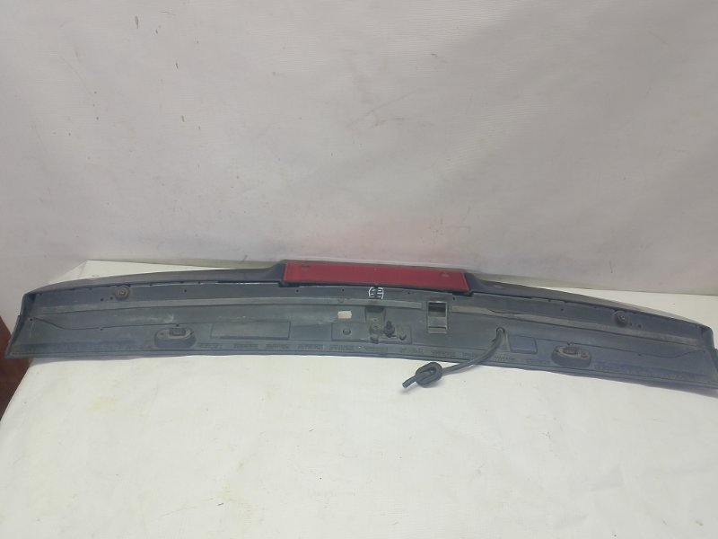 Спойлер крышки багажника Ford C-Max