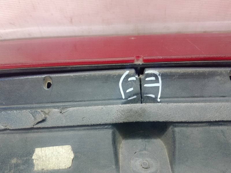 Спойлер крышки багажника Ford C-Max