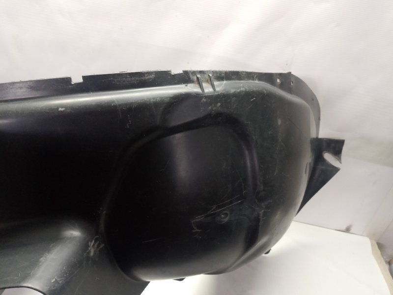 Подкрылок Volvo XC70