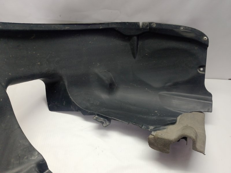 Подкрылок Volvo XC70